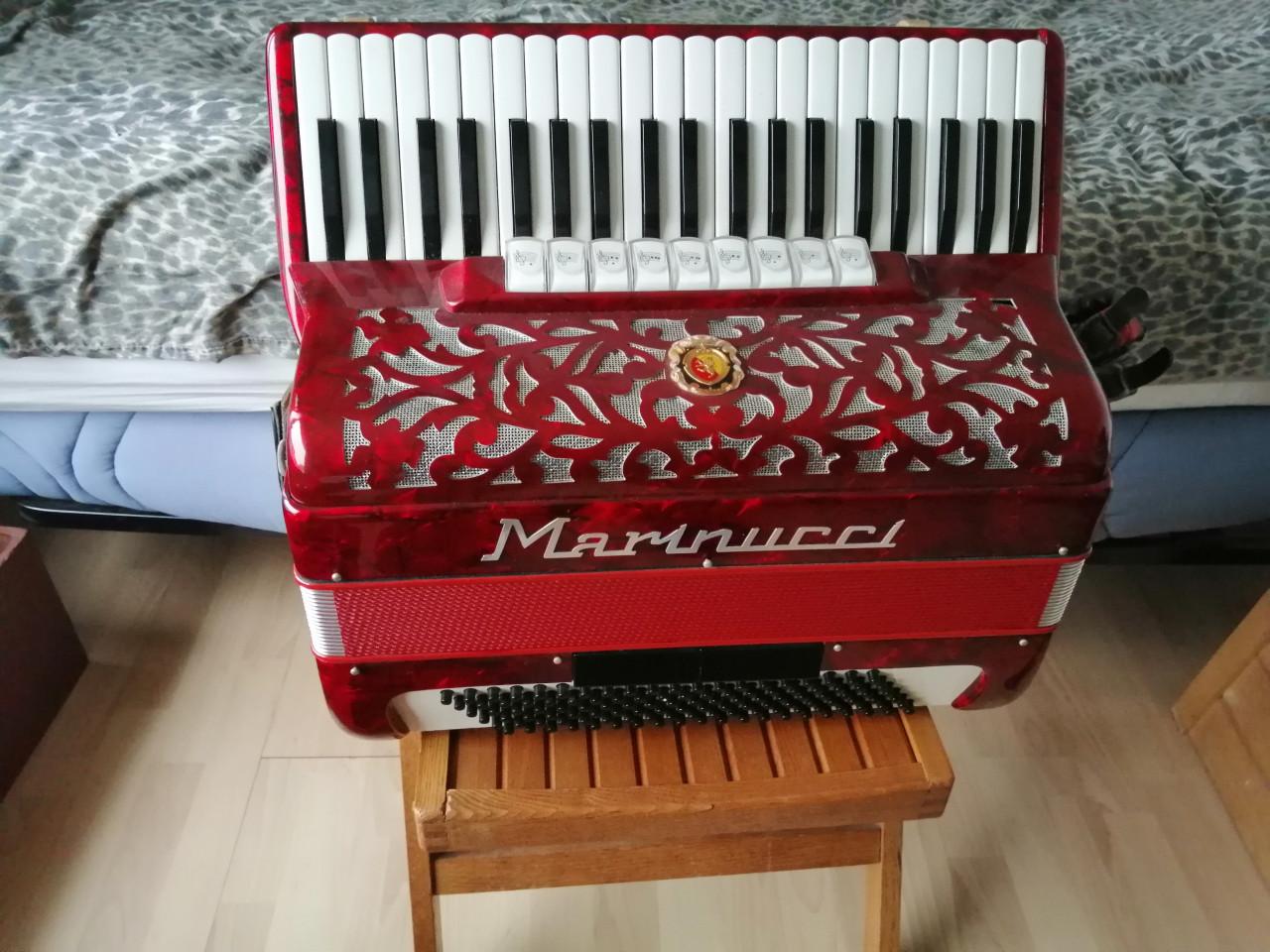 Mariucci 120 bas accordeon