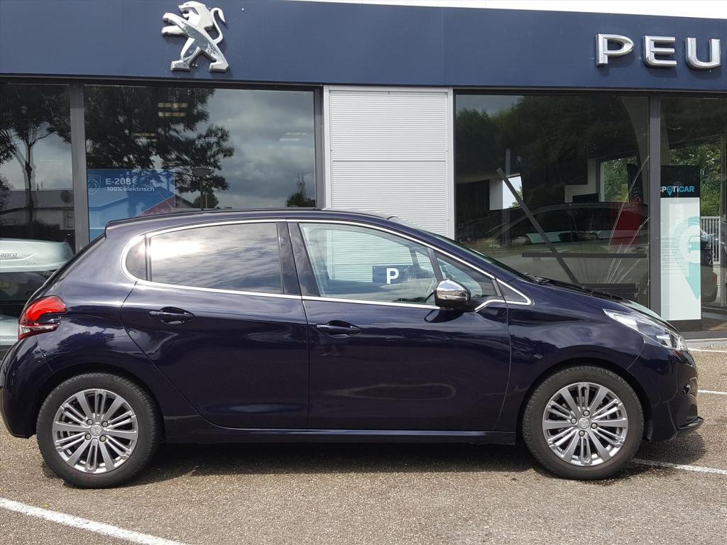 Peugeot 208 allure 1.2 pt-110pk 5d kleurnavigatie applecarplay&androidauto 