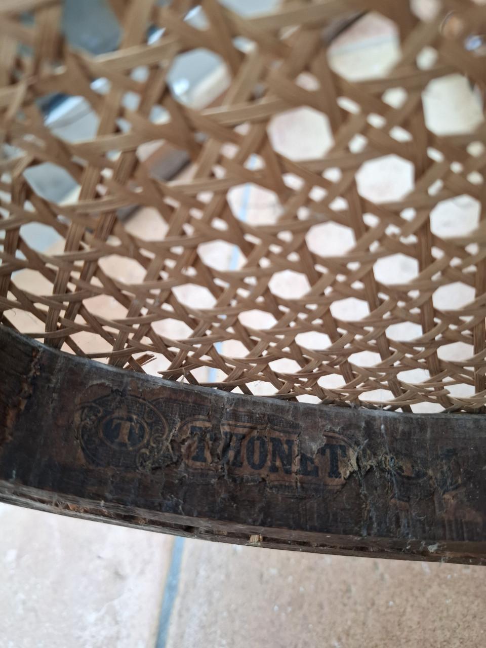 Vintage: 2 Thonet stoelen