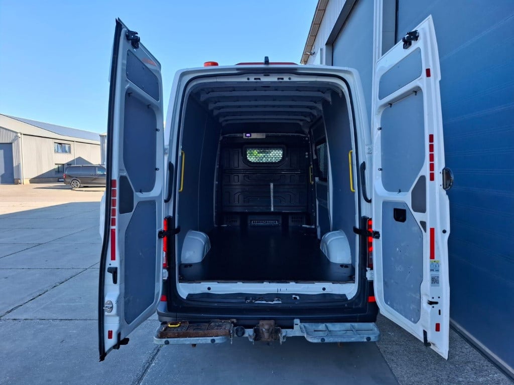 Volkswagen Crafter 35 2.0 tdi l3h3 highline airco / cruise controle / navi 