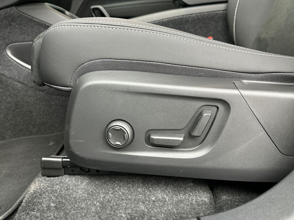 Volvo Ex40 extended range ultra black edition