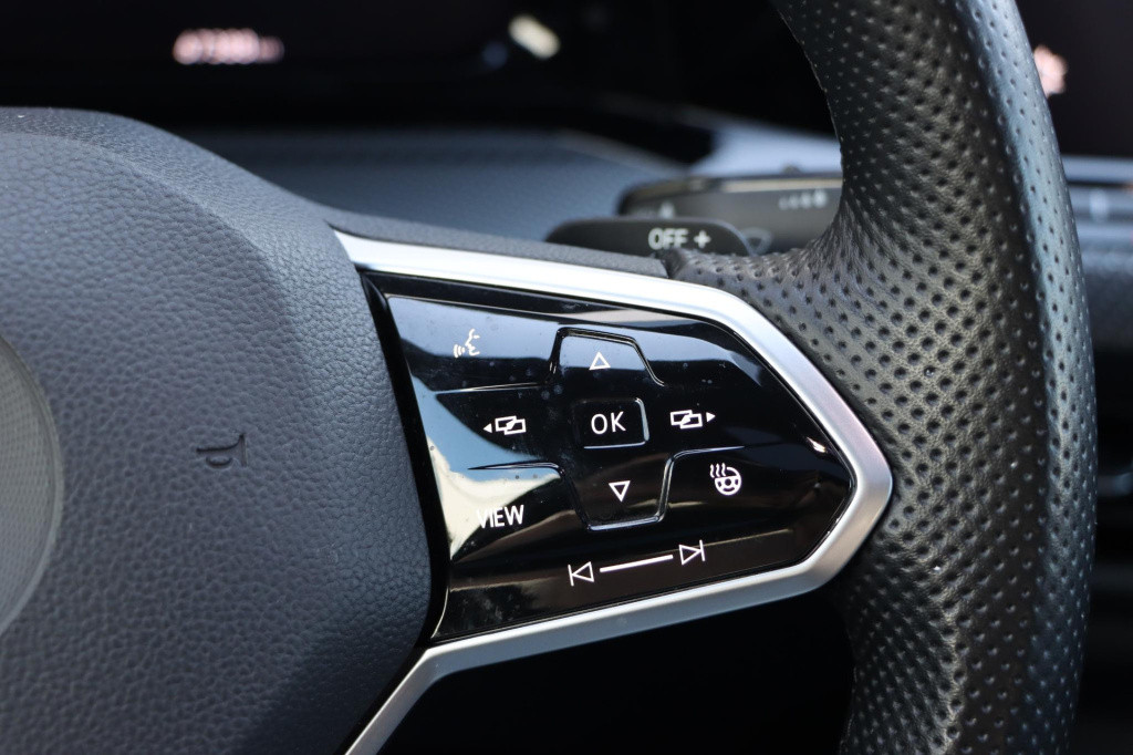 Volkswagen Golf 1.5 etsi r-line 150pk dsg7