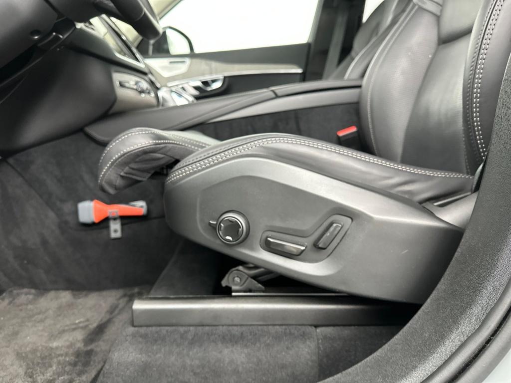 Volvo XC90 t8 455pk recharge ultra dark| full options!! b&w | luchtvering