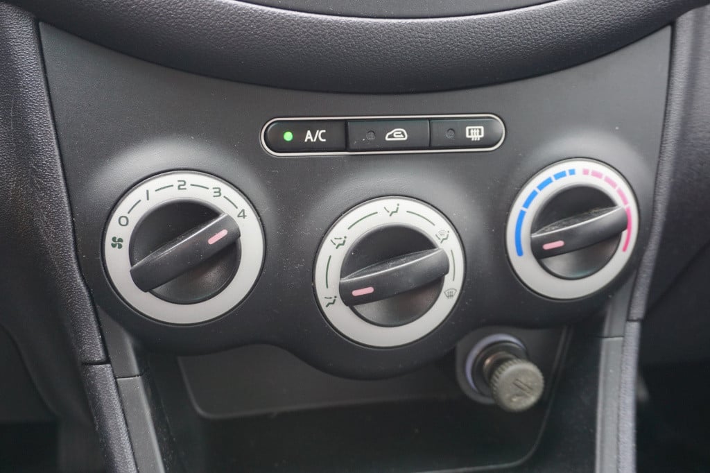 Hyundai I 10 1.1 active cool airco / elektr. ramen / nap