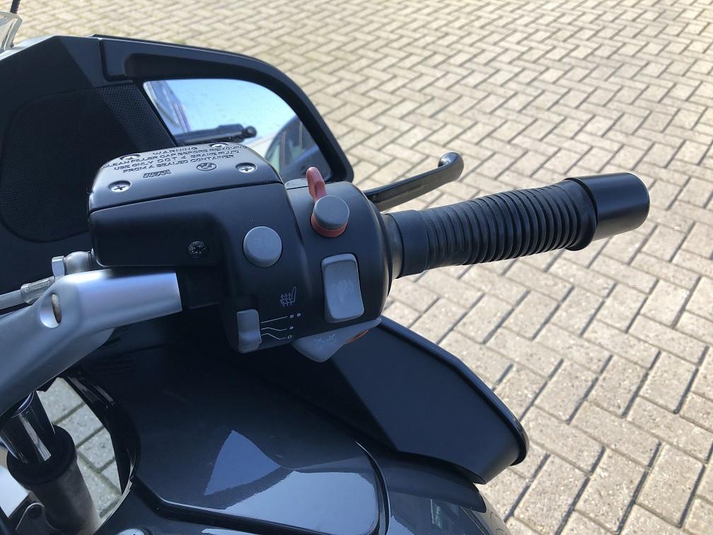 BMW R1200RT ABS uit 2005 met 79dkm, comfortzadel, topkoffer etc €3795,-