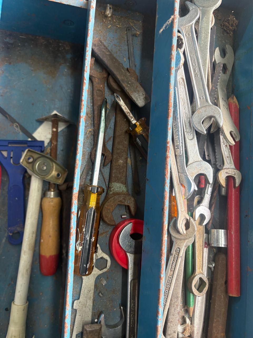 Metalen Gereedschapskist   met gereedschap