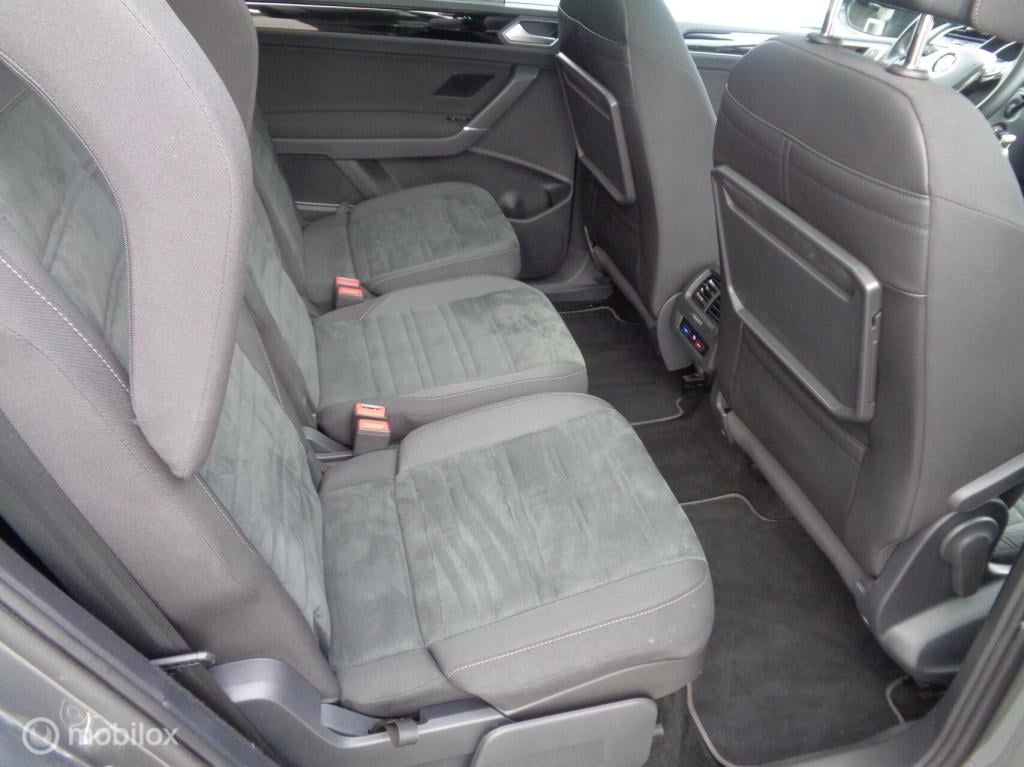 Volkswagen Touran 1.5 tsi comfortline business 7p/airco/pano/stoelverw/came