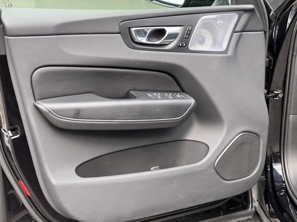 Volvo XC60 t8 455pk recharge ultra dark r-design| full options !