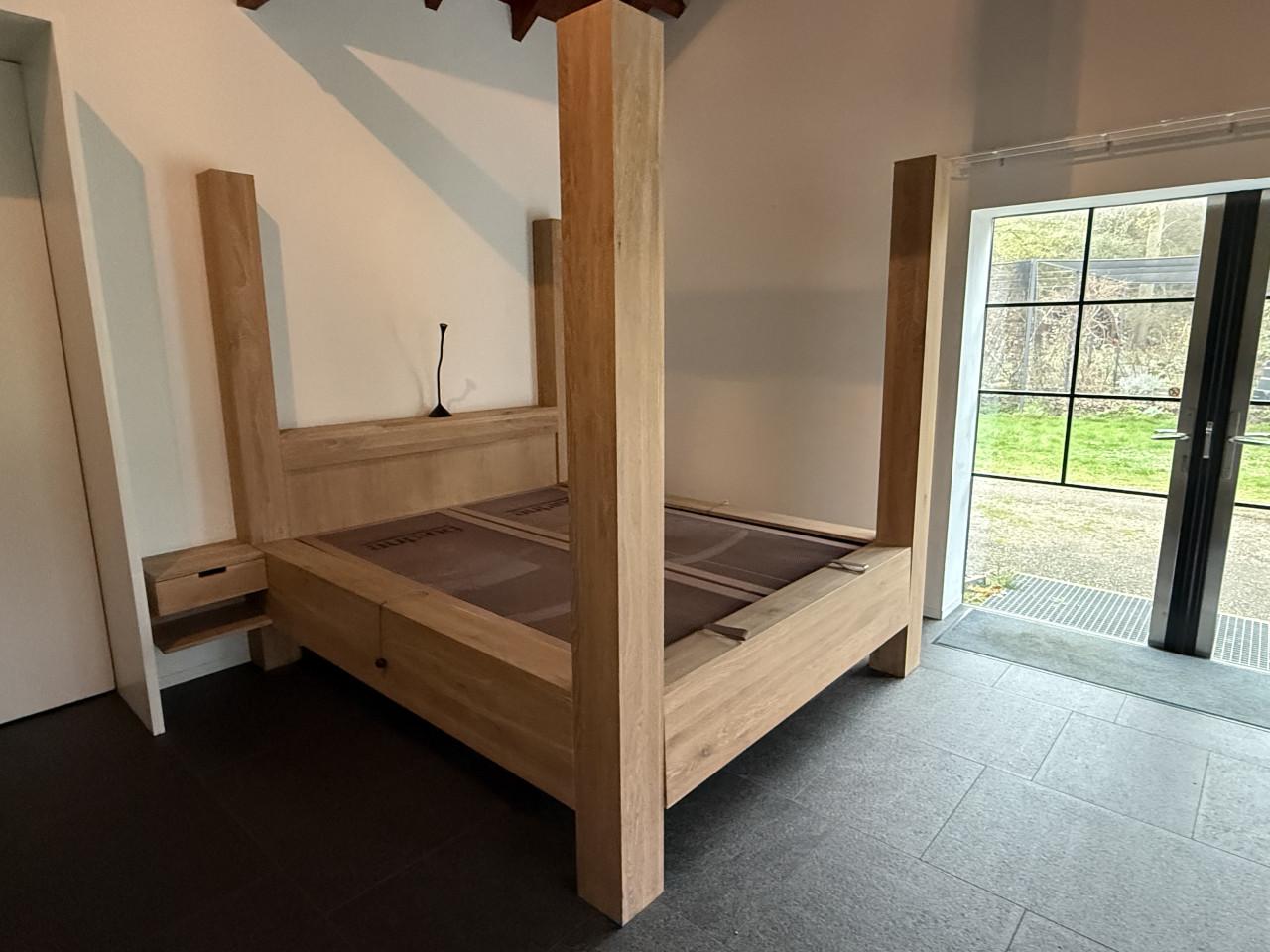 Hemelbed massief eiken + Auping bodems + Auping matrassen