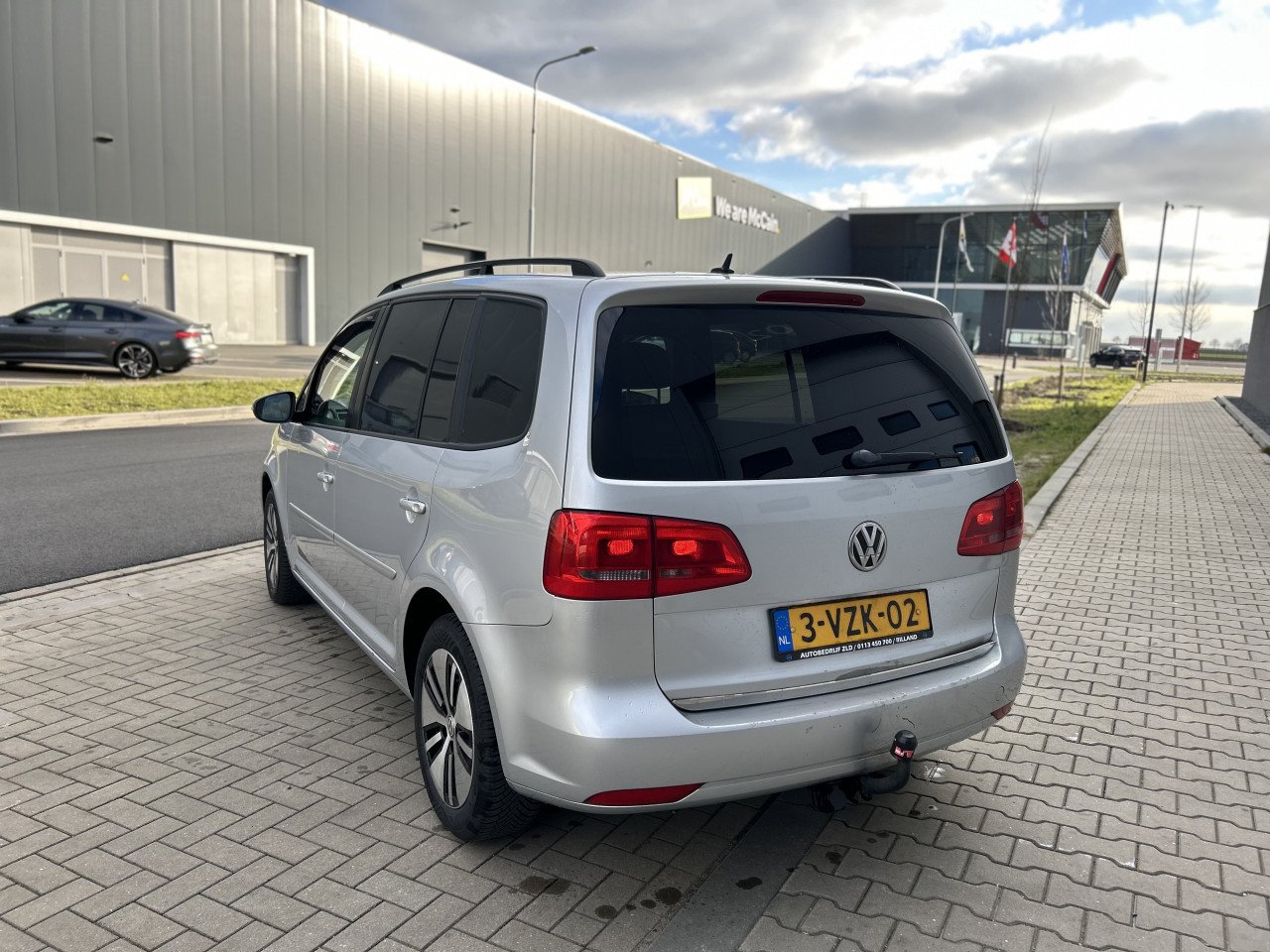 Volkswagen Touran 1.6 TDI Comfort/APK/DSG/GRIJS KENTEKEN/