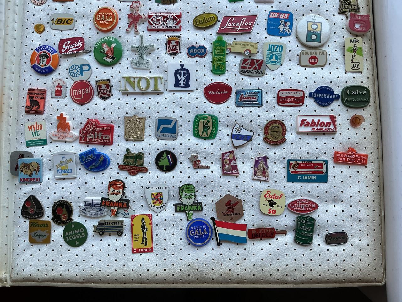 Speldjes verzameling ongeveer 260 stuks