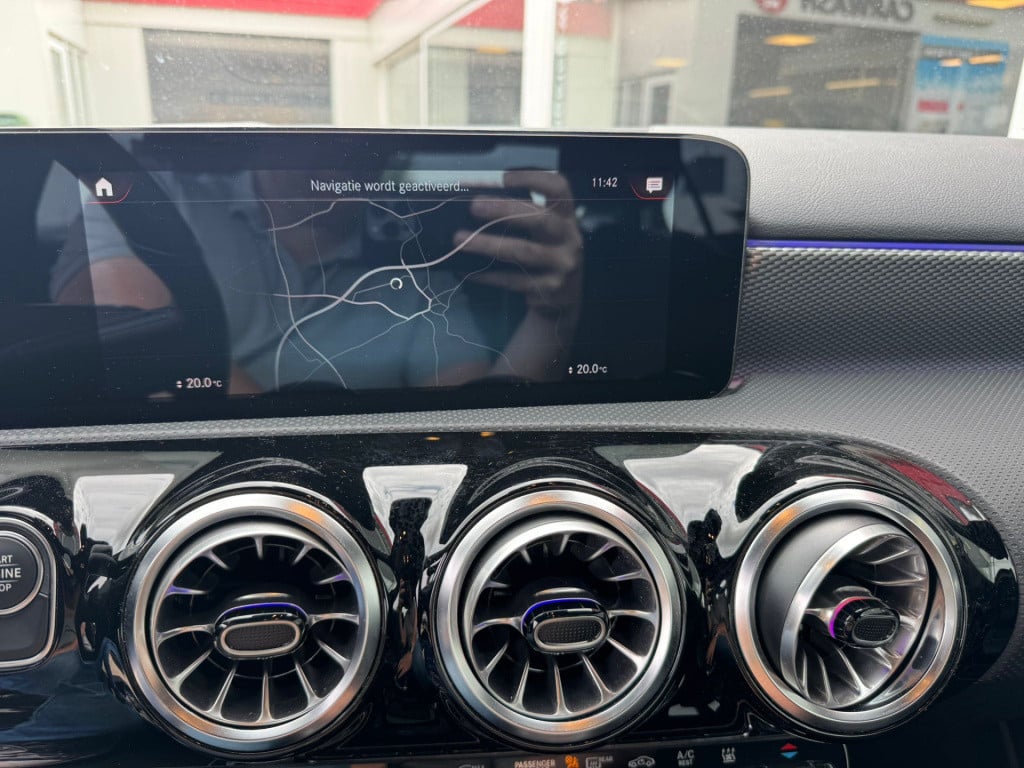 Mercedes-Benz A-Klasse 250 e business solution luxury limited