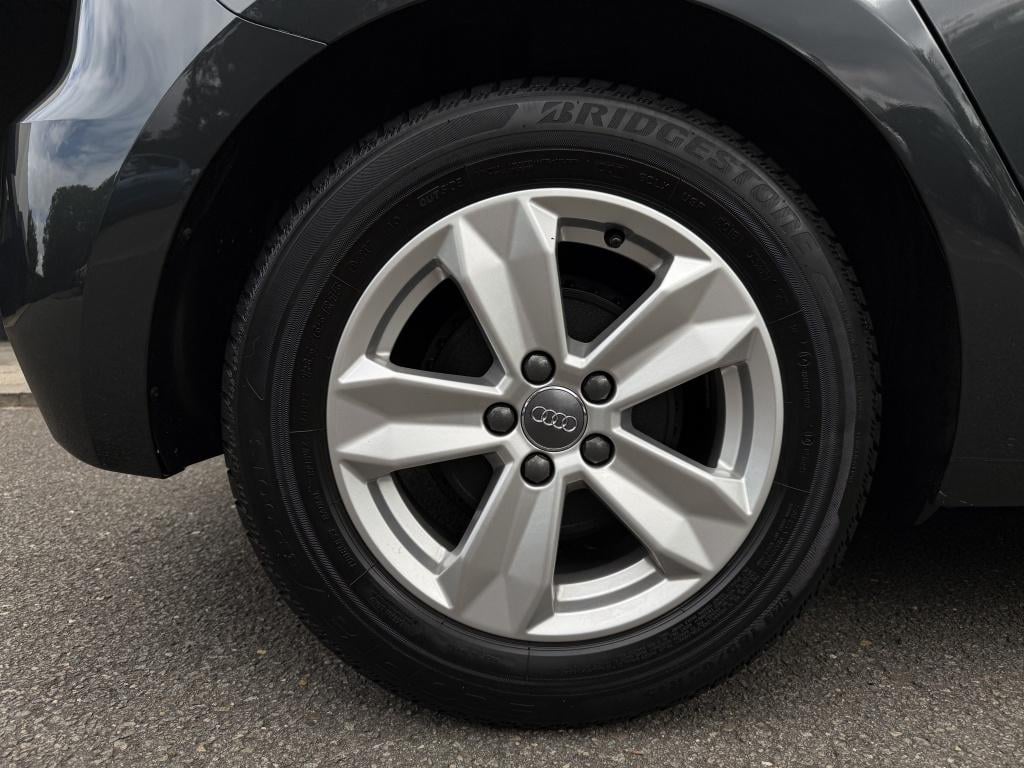 Audi A1 Sportback 25 tfsi - 35.000km - nieuwstaat -