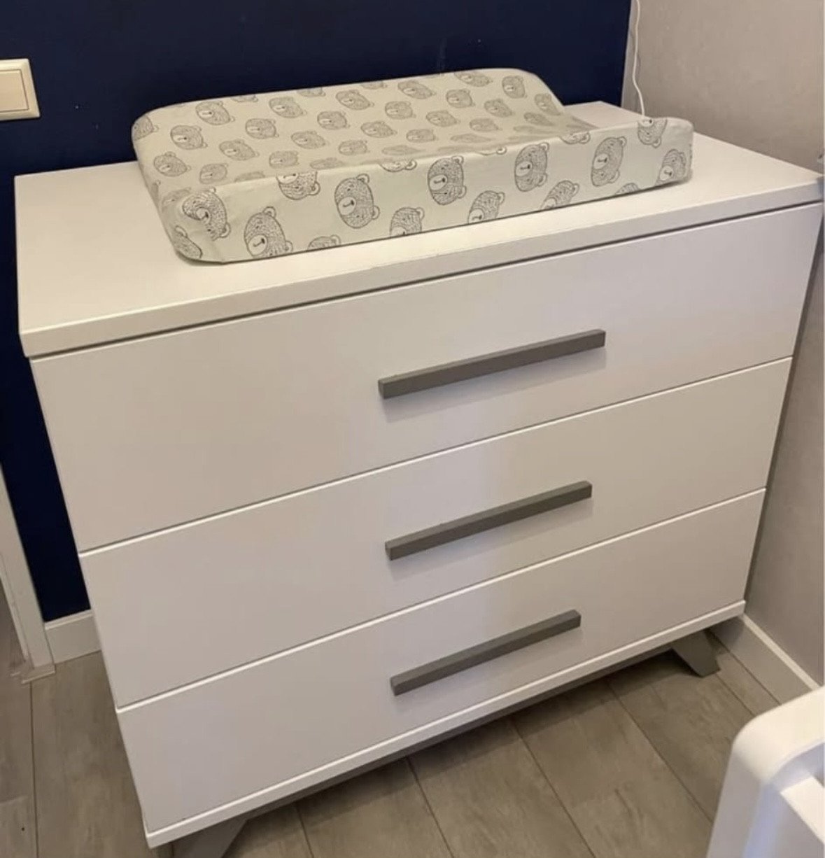 Kledingkast en commode