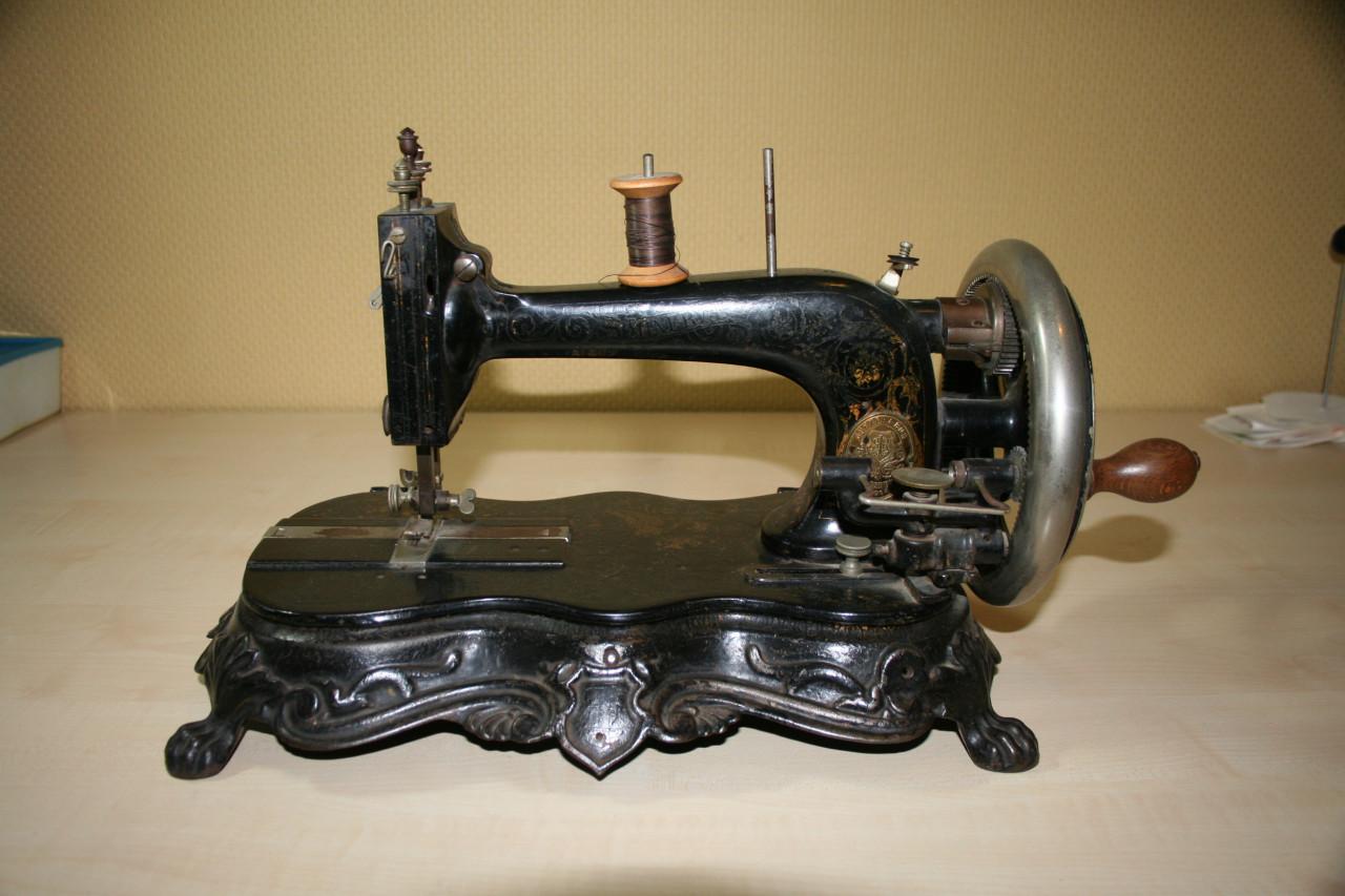 Naaimachine (antiek)