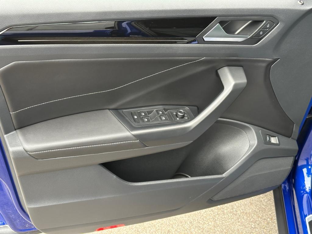 Volkswagen T-roc 1.5 tsi 150pk dsg r-line | black style | camera | keyless 