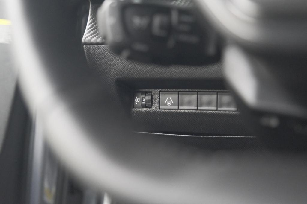 Peugeot 2008 hybrid 136 e-dcs6 allure | 360 camera | dodehoekdetectie | nav