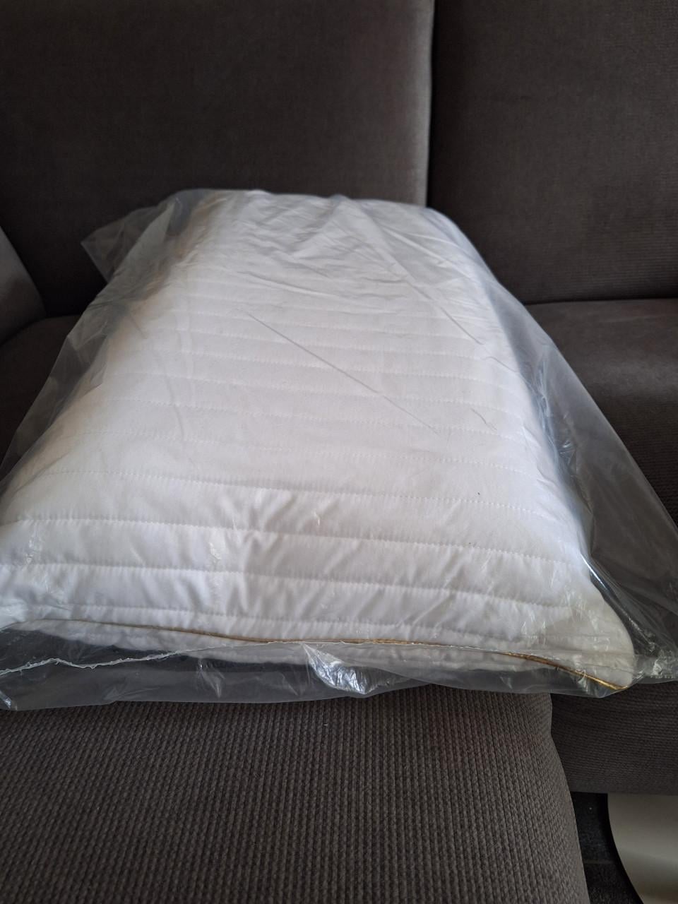 2 x nieuw bed-kussen
