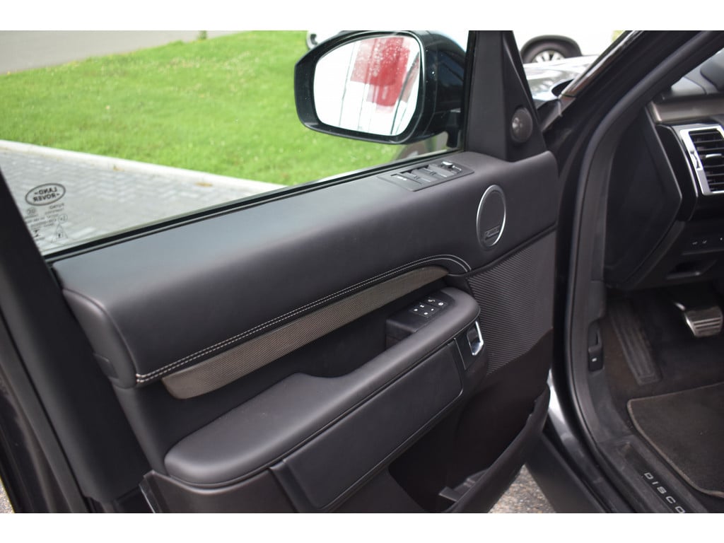 Land Rover Discovery 3.0 td6 hse € 49.950 excl btw