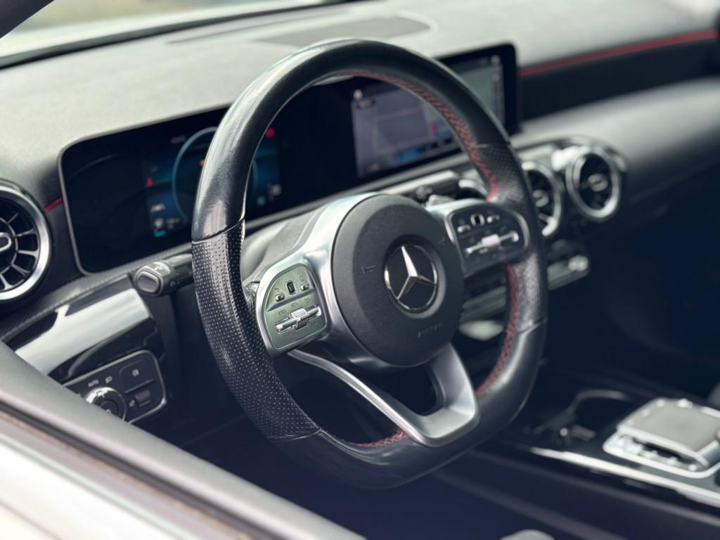 Mercedes-Benz A-Klasse 200 amg edition premium plus * camera * carplay * 18