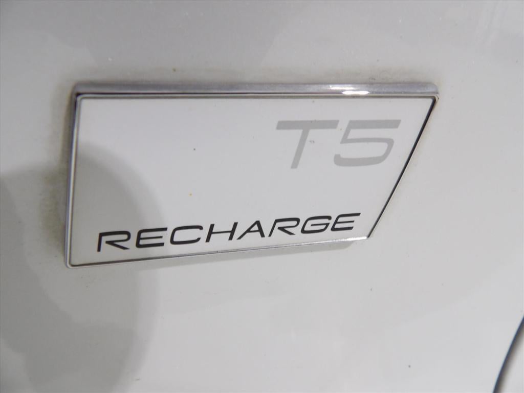 Volvo XC40 t5 plug-in hybrid 262pk aut plus dark