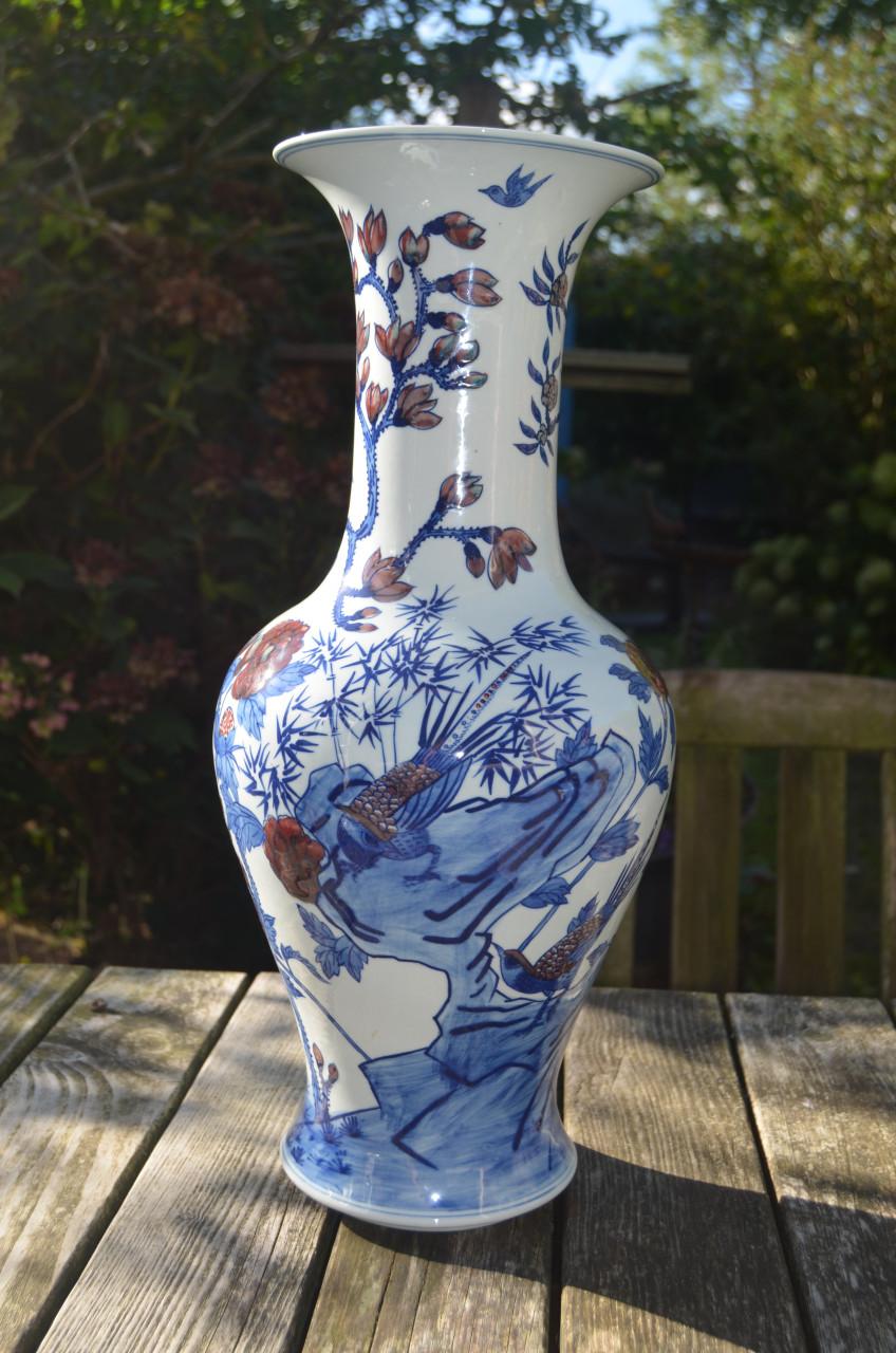 Fraaie Chinese vaas apocrief gemerkt Kangxi 大清康熙年製