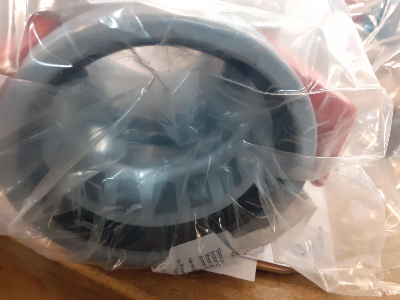 4 x nieuwe dyka knevelinlaat 125 mm/400 voor 80 euro