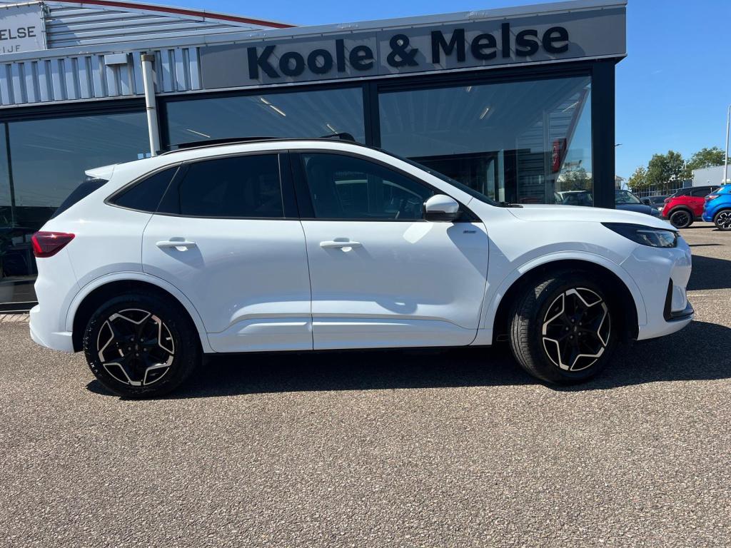 Ford Kuga 2.5 phev 243pk e-cvt st-line , panodak , trekhaak , 2100 kg trekg