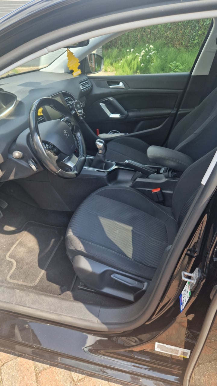 Peugeot 308 1.2 blue lion gt pakket 2017 96.000 km