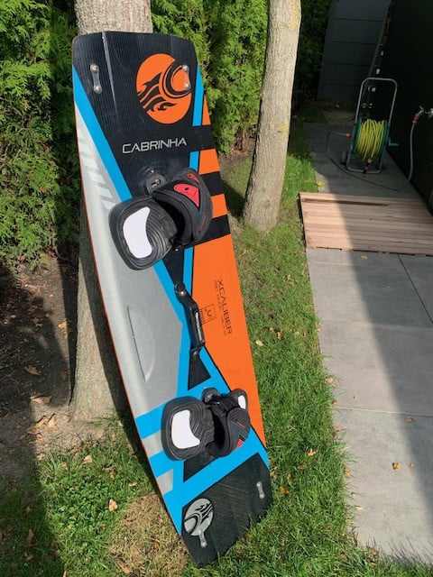Kiteboard  set : Cabrinha board + 3 PLKB kites + 2 bars + pomp & leash