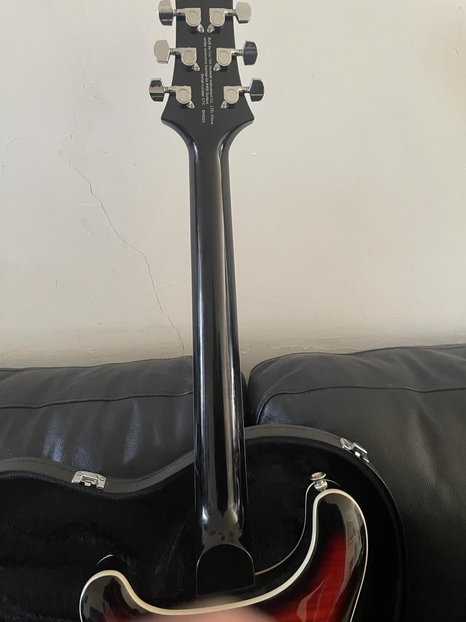 Paul Reed Smith SE hollowbody