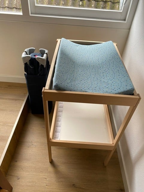 Sniglar commode met aankleedkussen