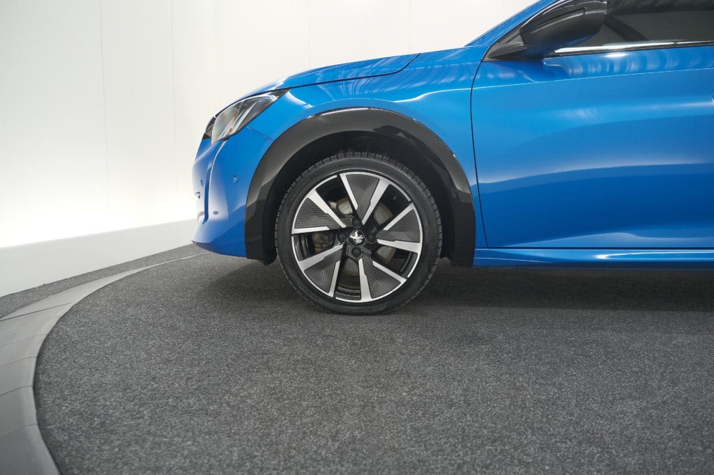 Peugeot 208 ev gt pack 50 kwh | camera | adapieve cruise control | stoelver