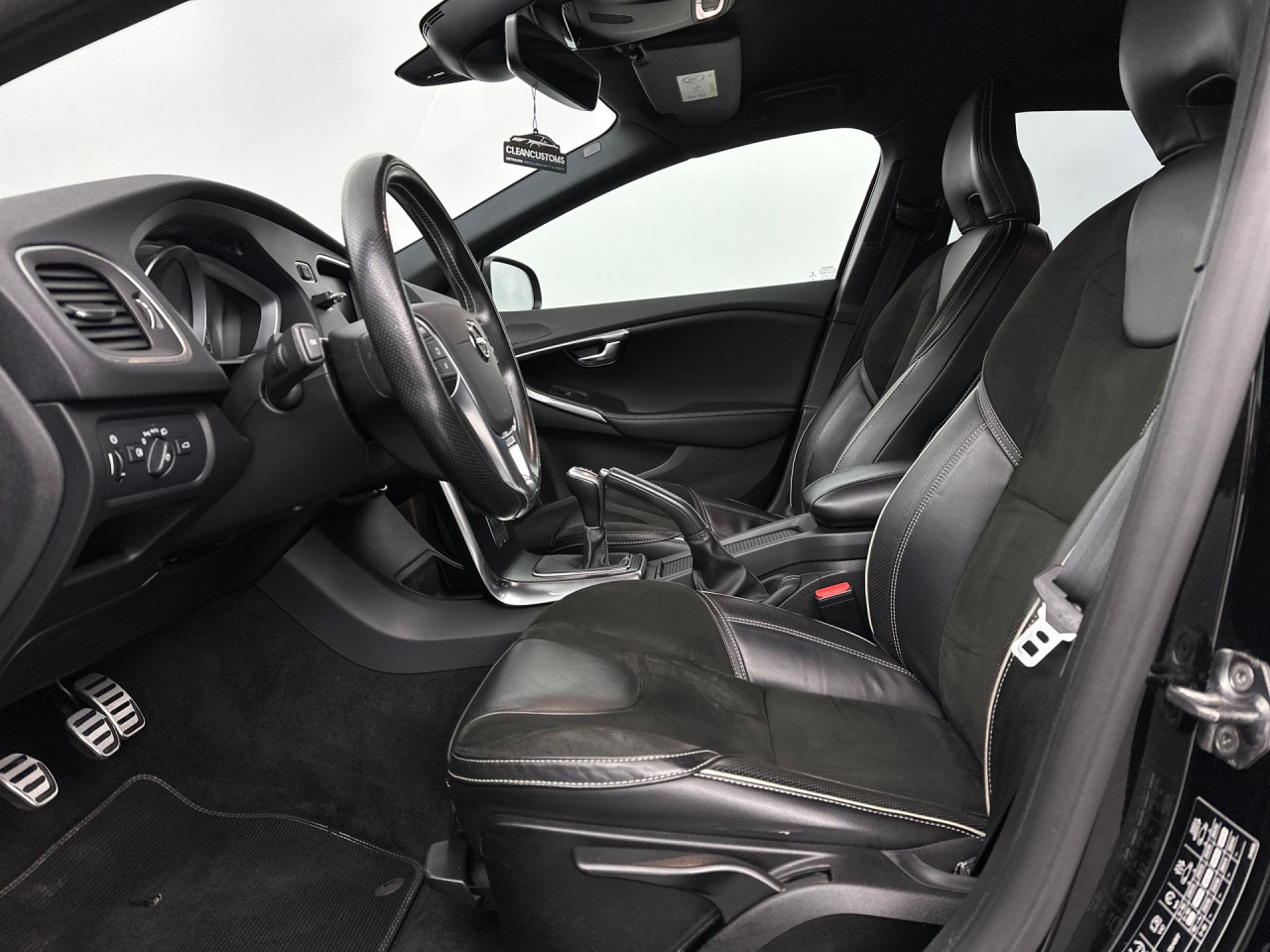 Volvo V40 2.0 T2 R-Design
