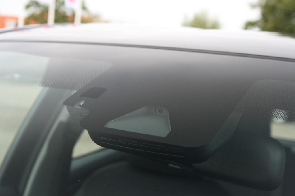 Mazda 2 Hybrid 1.5 centre-line