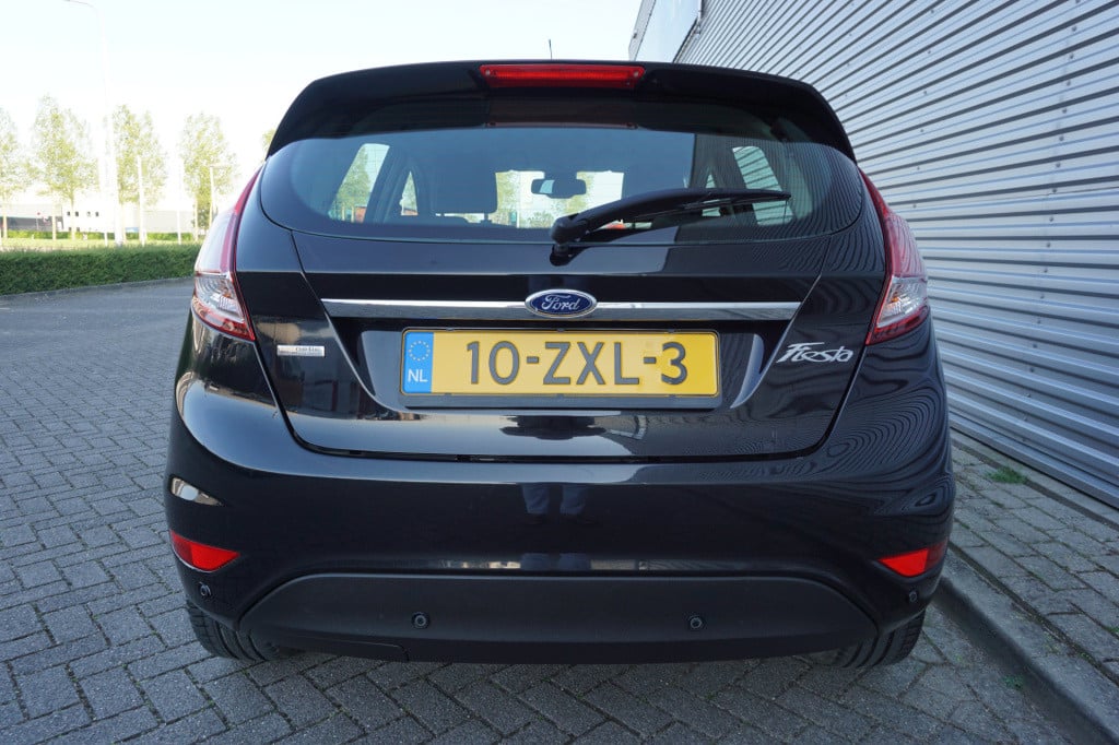 Ford Fiesta 1.0 ecoboost titanium airco / cruise / elektr. ramen / nap