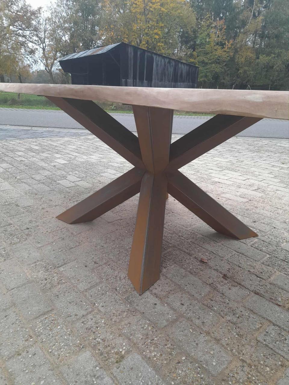 BOOMSTAMTAFEL / TAFEL IN SUARHOUT 200X100 MET ZWARE MATRIXPOOT