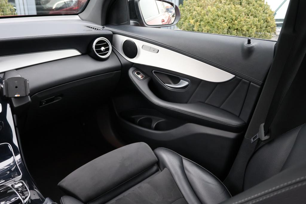 Mercedes-Benz Glc 250 d 4matic amg l panoramadak l trekhaak l stoelverwarmi