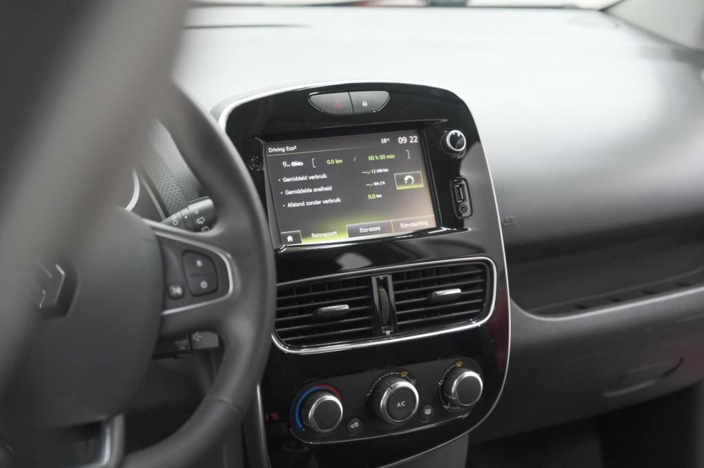 Renault Clio tce 90 limited | trekhaak | parkeersensoren | navigatie