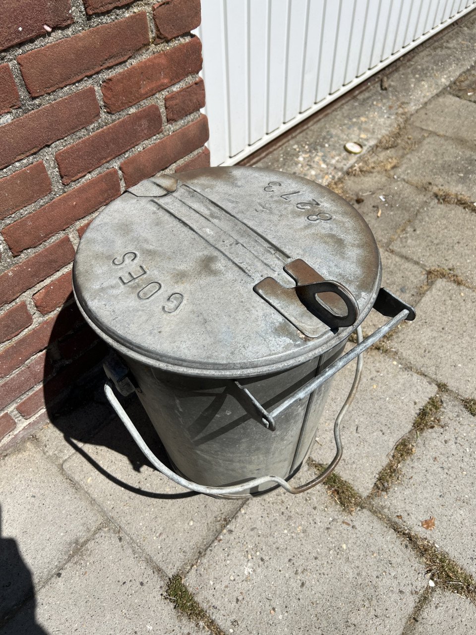 Zinken oud Vuilnisbak Goes 8273 in uitstekend staat