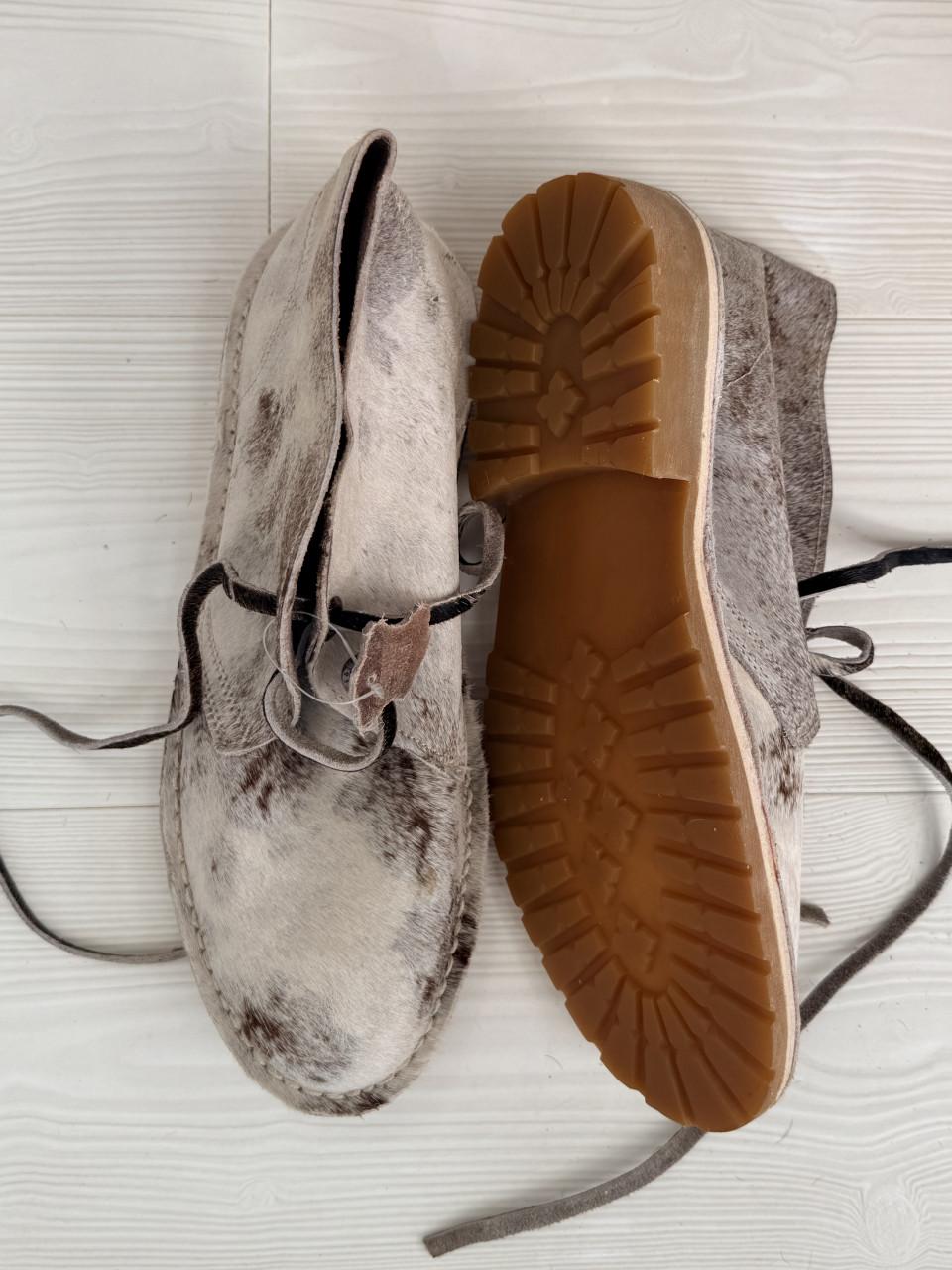Nieuwe heren schoenen half hoog.