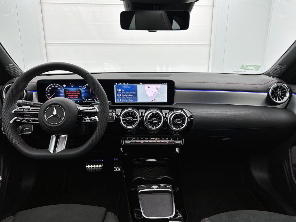 Mercedes-Benz Cla shooting brake 250 e business solution amg | trekhaak | n