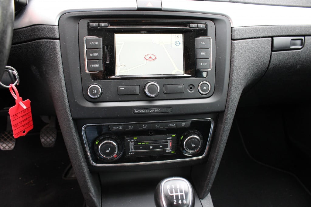 Skoda Superb combi 1.6 tdi champs elys.