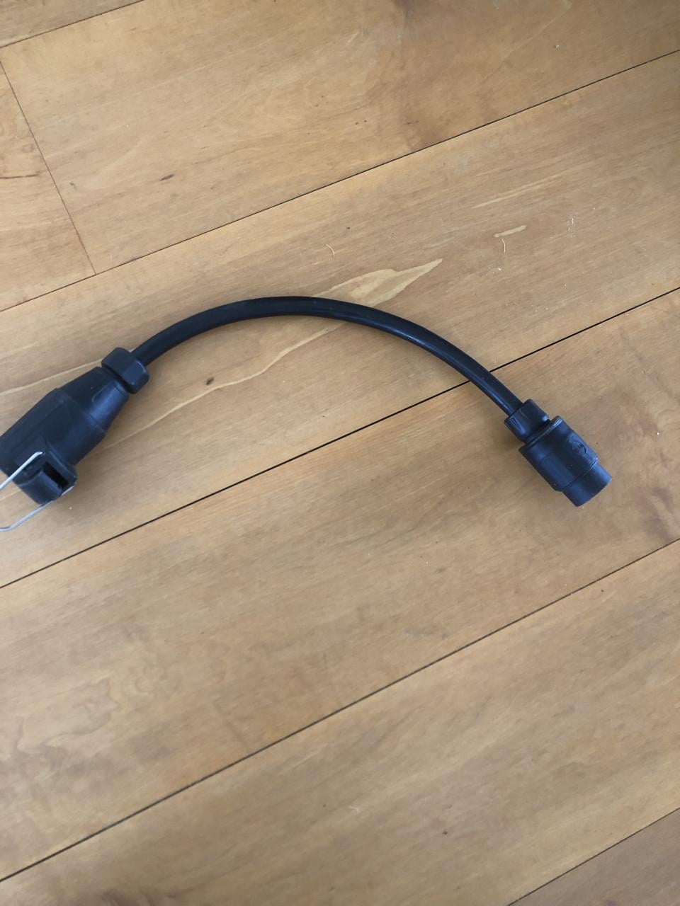 Te koop adapterkabel van Multicon West naar 13 polige Jeager of 7 polige