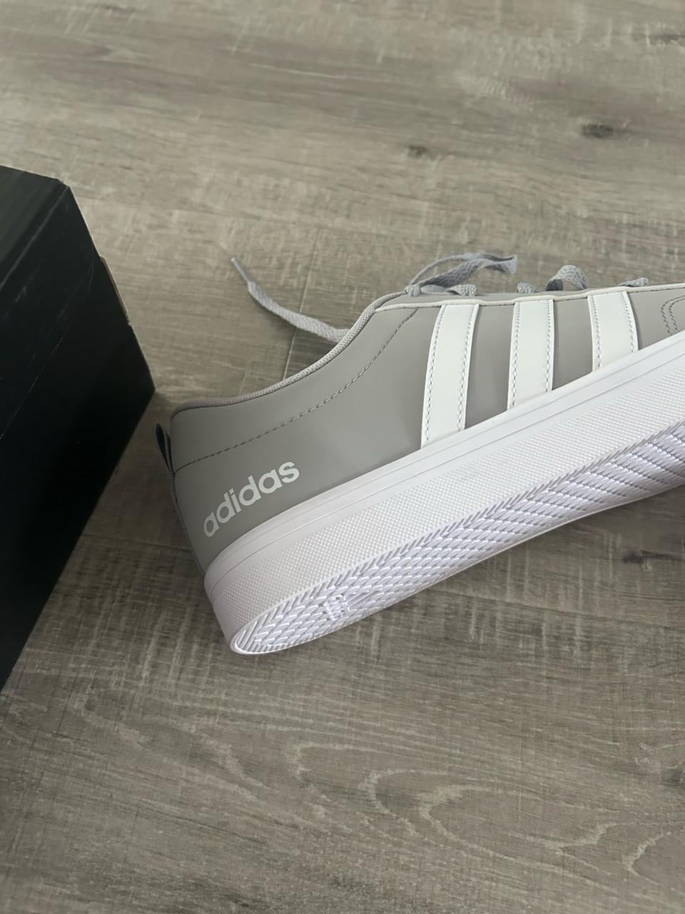 Adidas sneakers maat 43,5 nieuw