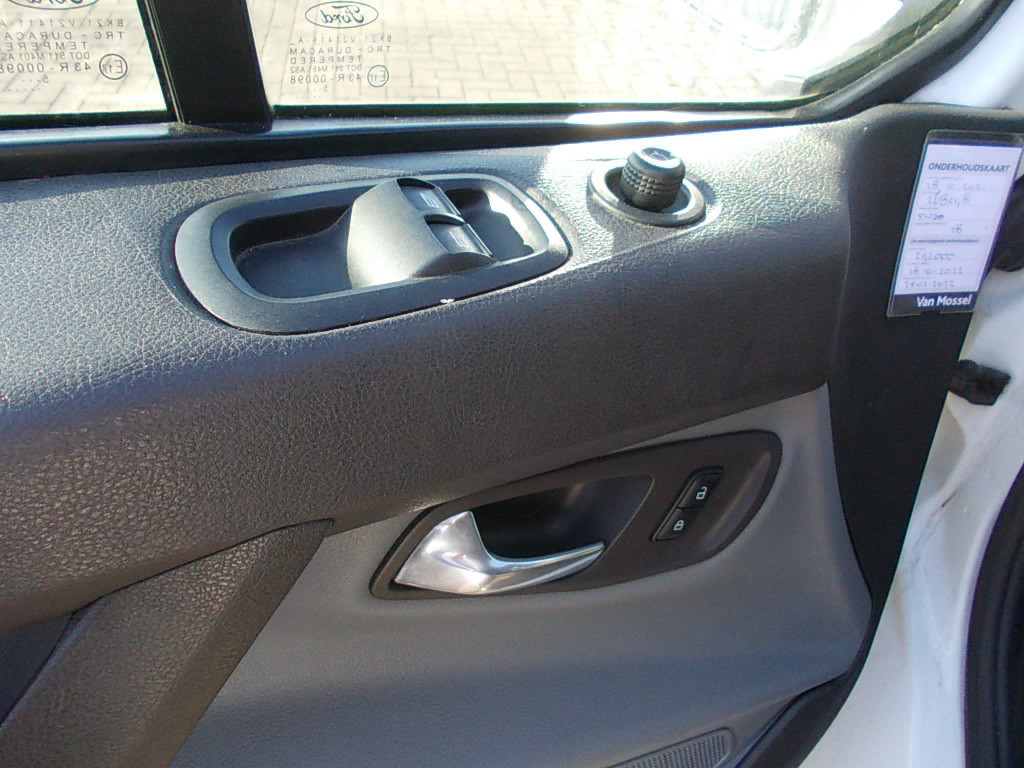 Ford Transit Custom 2.2 l2/h1 airco, nav.,cr.contr. lees tekst !!