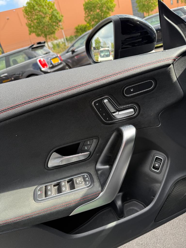 Mercedes-Benz Cla 250 e amg premium plus night - full option