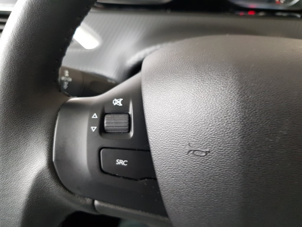 Peugeot 208 signature 1.2