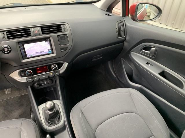 Kia Rio 1.2 cvvt navi | clima | cruise | parkeersensoren | trekhaak | nap e