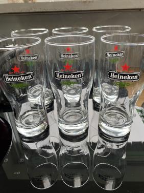 Grote Heineken glazen (6 stuks-€1 per stuk)